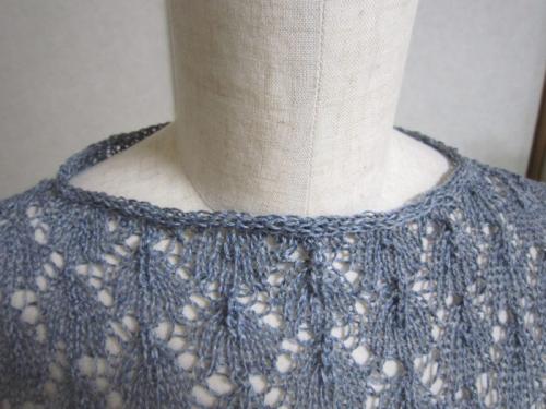 襟はi-cord Bind Off です。